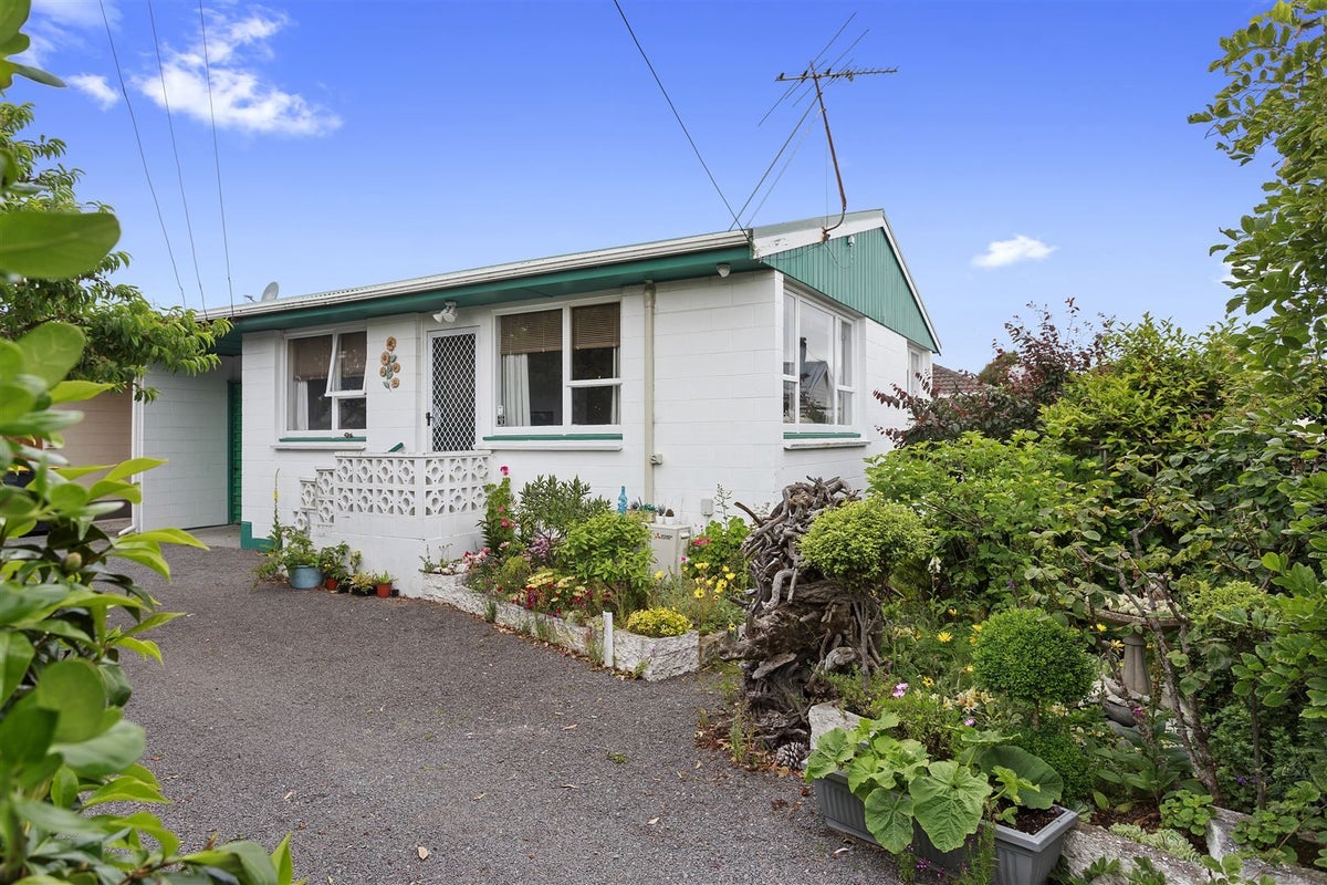 1/5 Howe Street, New Brighton, Christchurch - Carousel 2