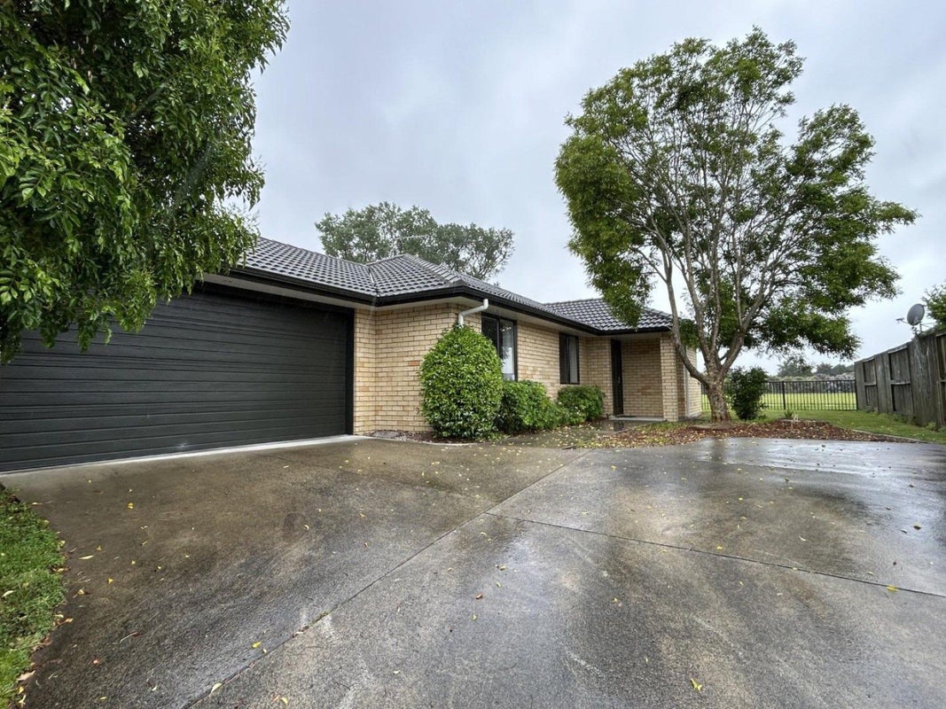 53 Parkside Drive, Huntington, Hamilton - Carousel 2