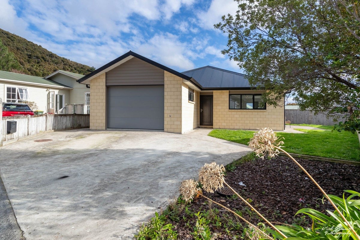25 Helvetia Grove, Naenae, Lower Hutt - Carousel 1