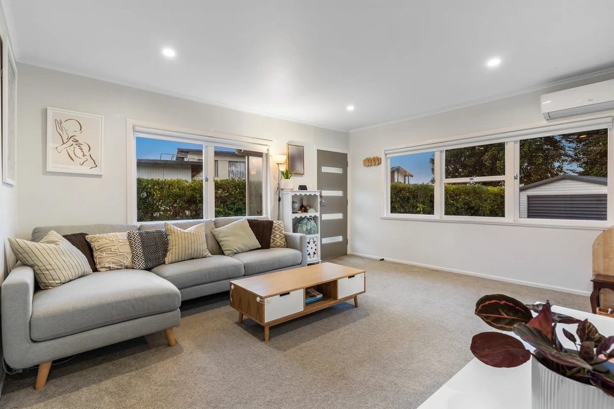 3/1 Brook Street, Milford, Auckland - Carousel 1