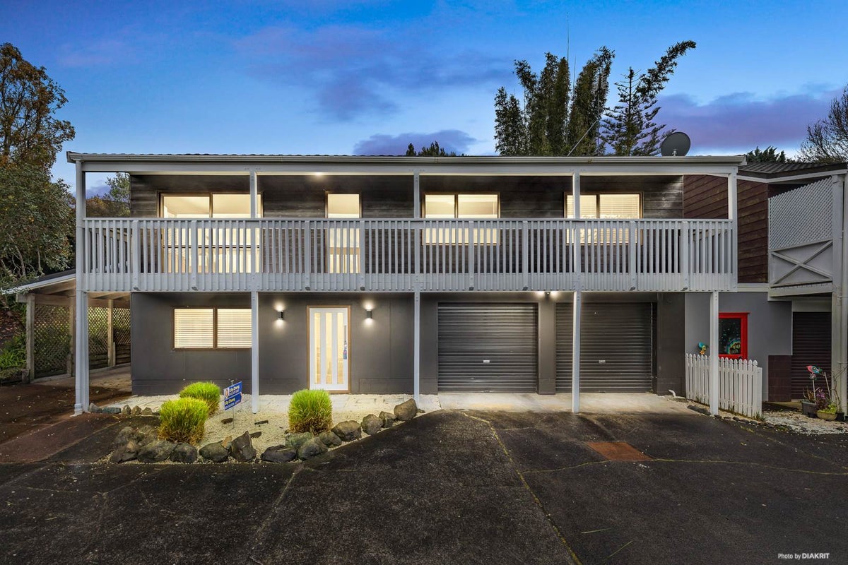 1/687 East Coast Road, Browns Bay, Auckland - Carousel 1
