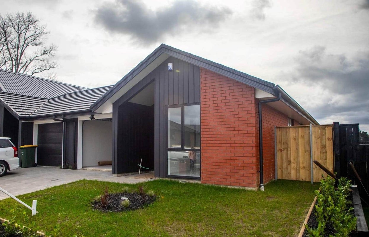 7 Rosslands Avenue, Karaka, Papakura - Carousel 12