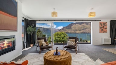 8B Moss Lane, Sunshine Bay, Queenstown - Carousel 1