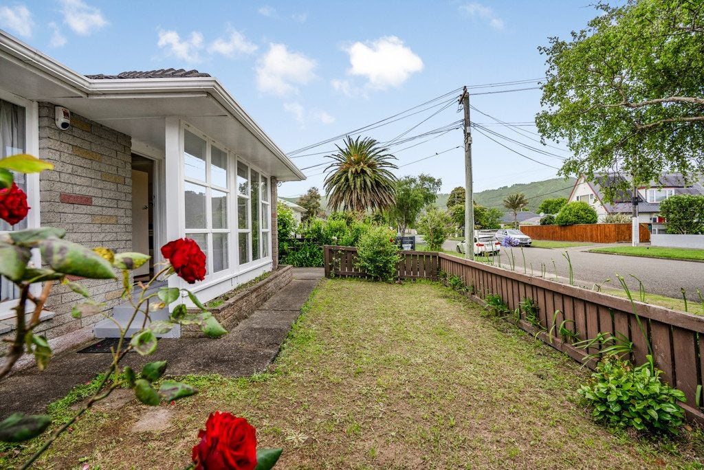 37 Gordon Street, Avalon, Lower Hutt - Carousel 2