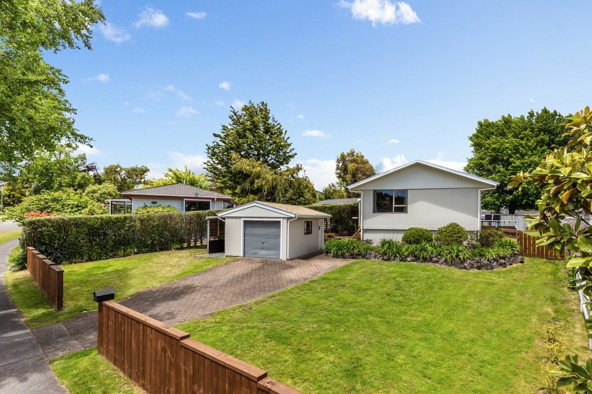 11 Greenwich Street, Richmond Heights, Taupo - Carousel 1