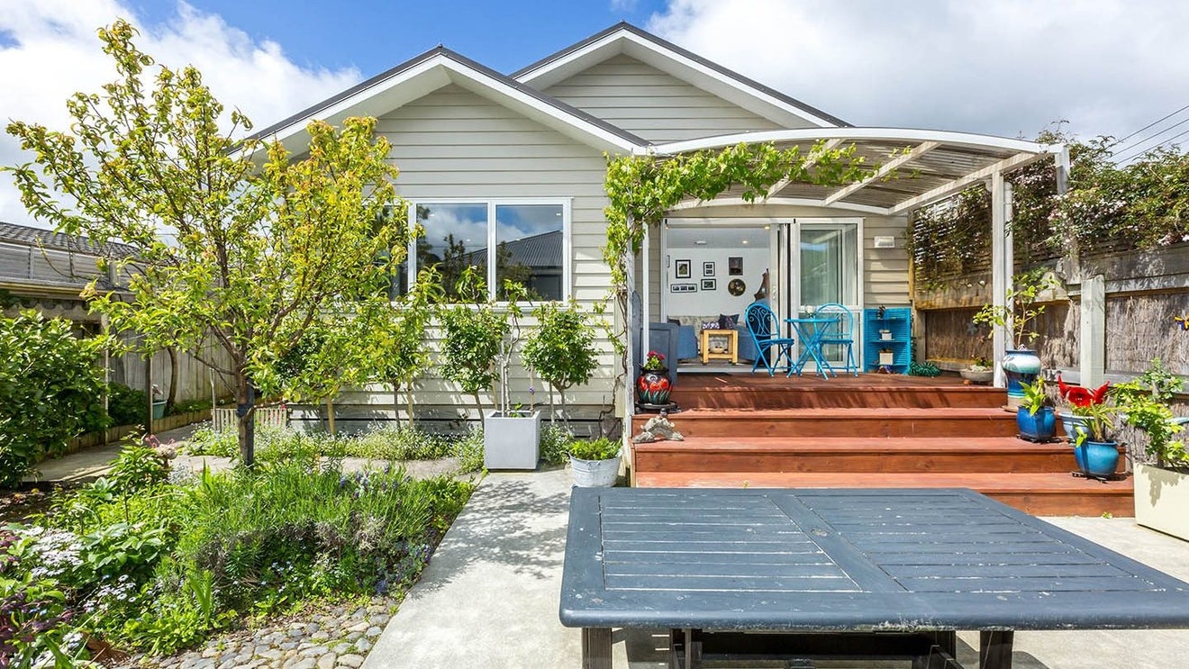 15A Kiln Street, Silverstream, Upper Hutt - Carousel 1