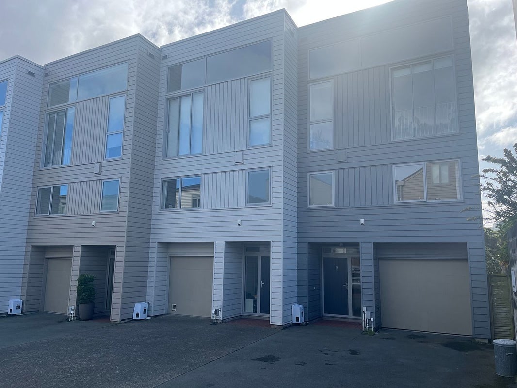 9/15 Roxburgh Street, Mount Victoria, Wellington - Carousel 2