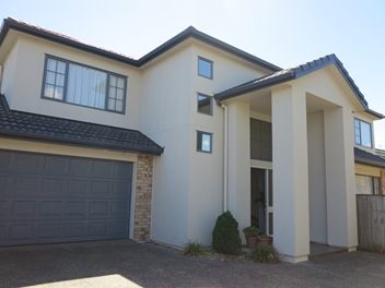 8 Roseborough Place, Flat Bush, Auckland - Carousel 1