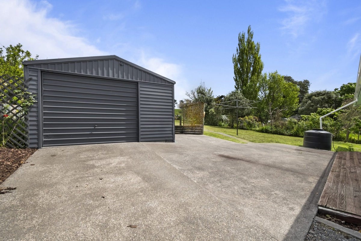 1087 Halcombe Road, Halcombe, Feilding - Carousel 8