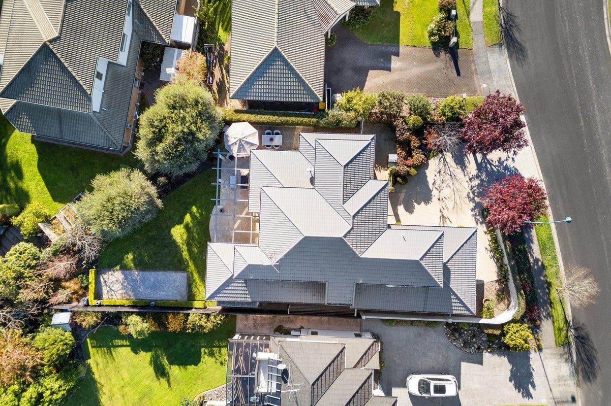 31 Keswick Crescent, Huntington, Hamilton - Carousel 2