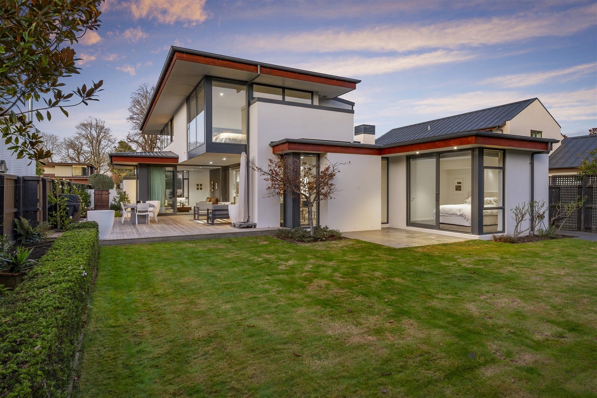 19 Circuit Street, Merivale, Christchurch - Carousel 1