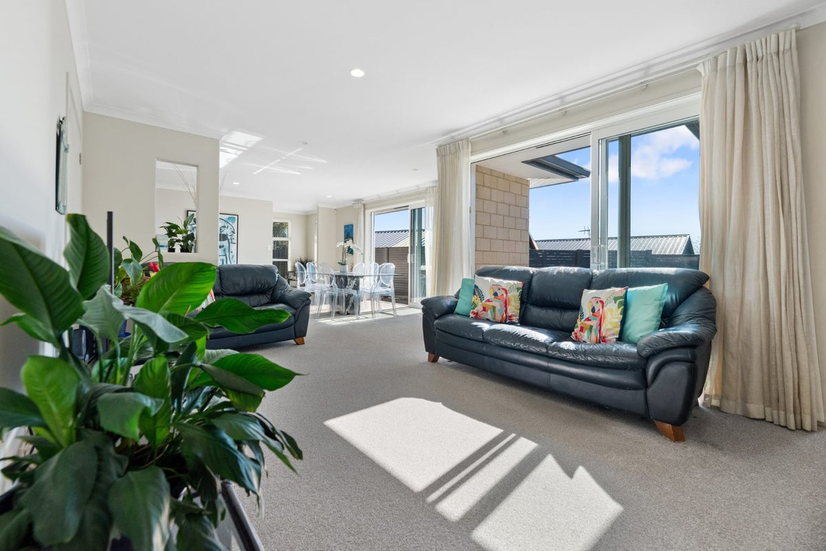 18A Parkvale Road, Otumoetai, Tauranga, Bay Of Plenty - Carousel 1