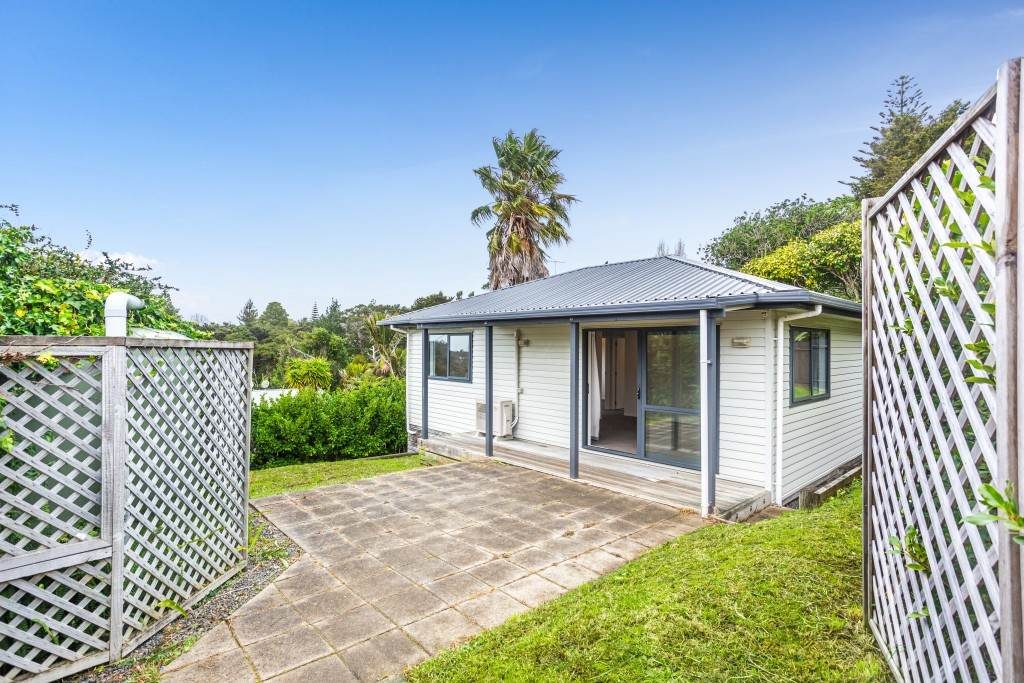 25 Verbena Road, Birkdale, Auckland - Carousel 1