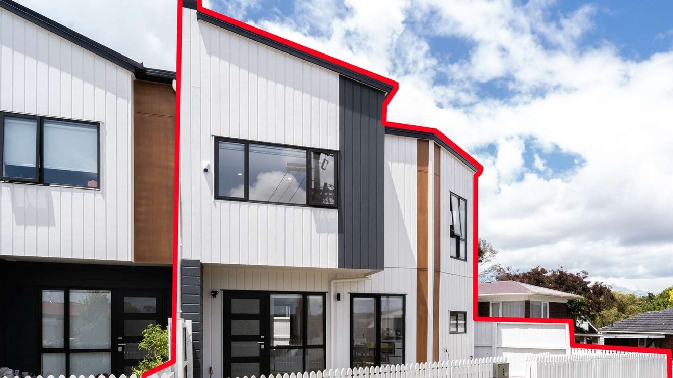 9/24 Tara Road, Henderson, Auckland - Carousel 1