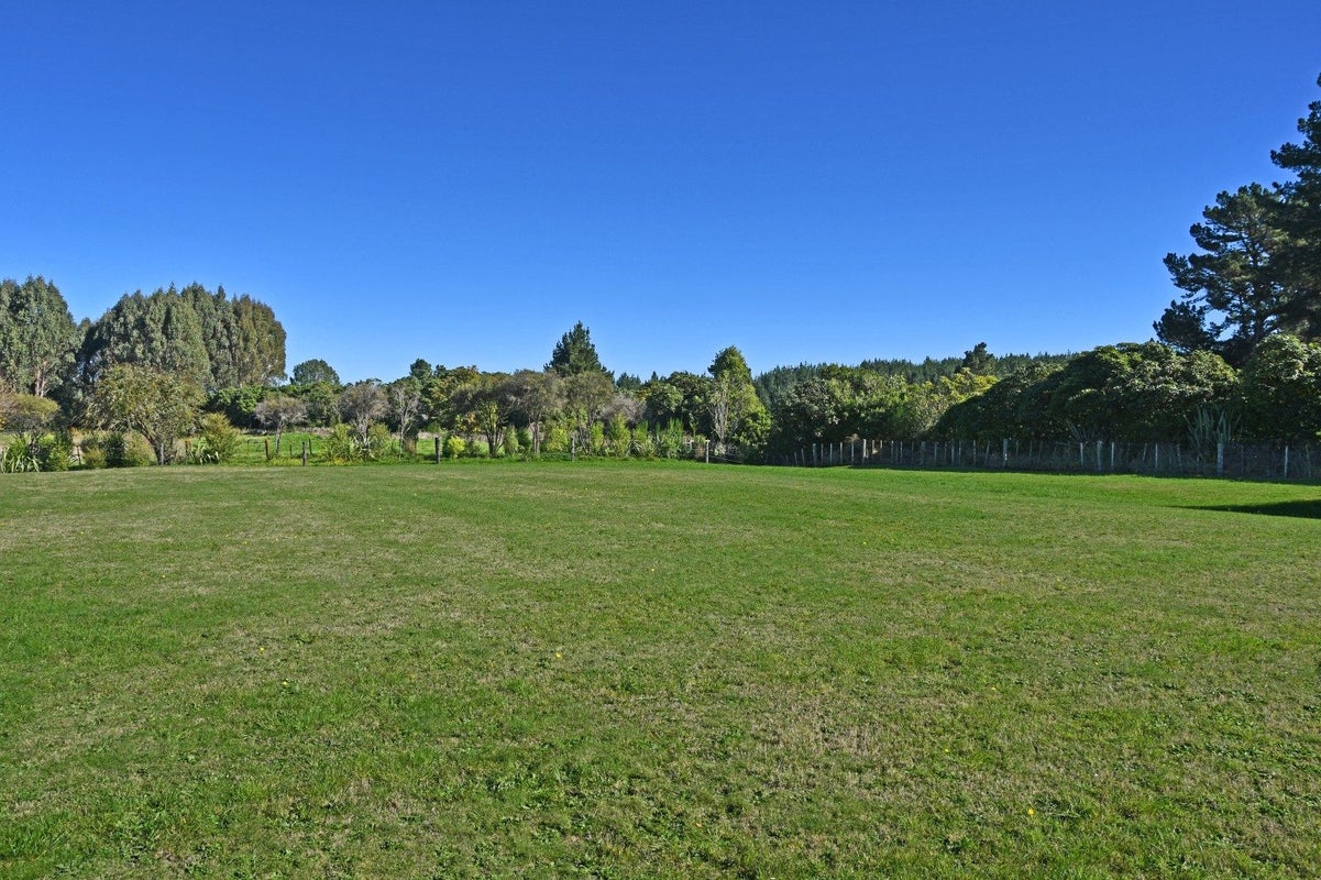 12 Oakdale Drive, Kinloch, Taupo - Carousel 2