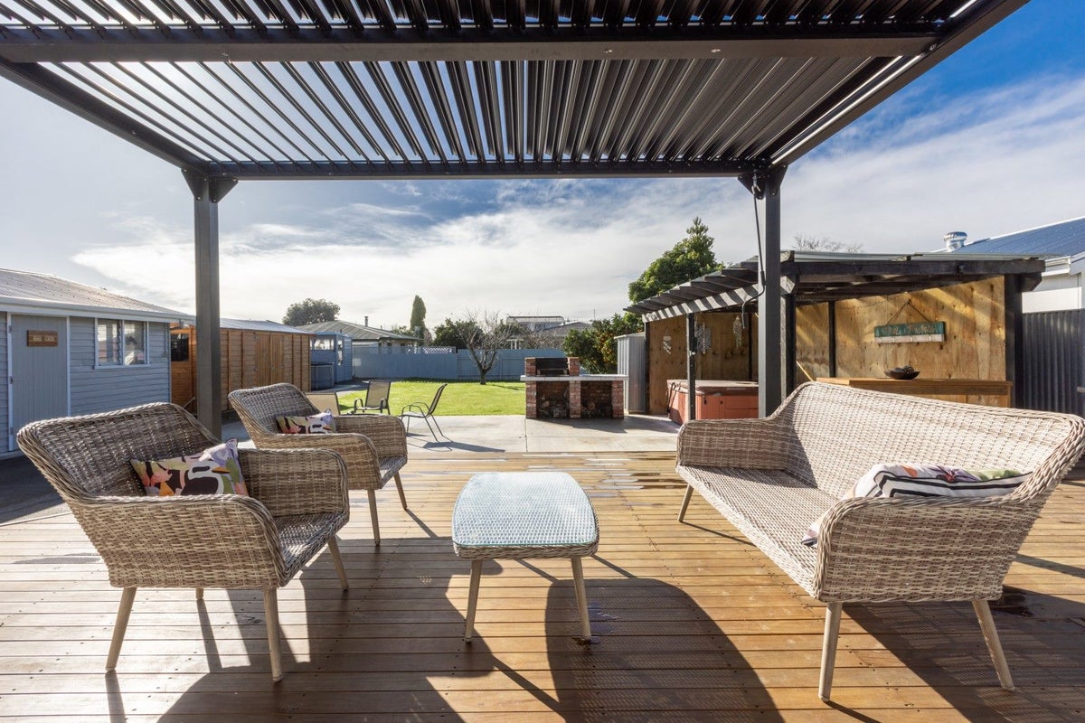 1009 Plunket Street, Saint Leonards, Hastings - Carousel 1