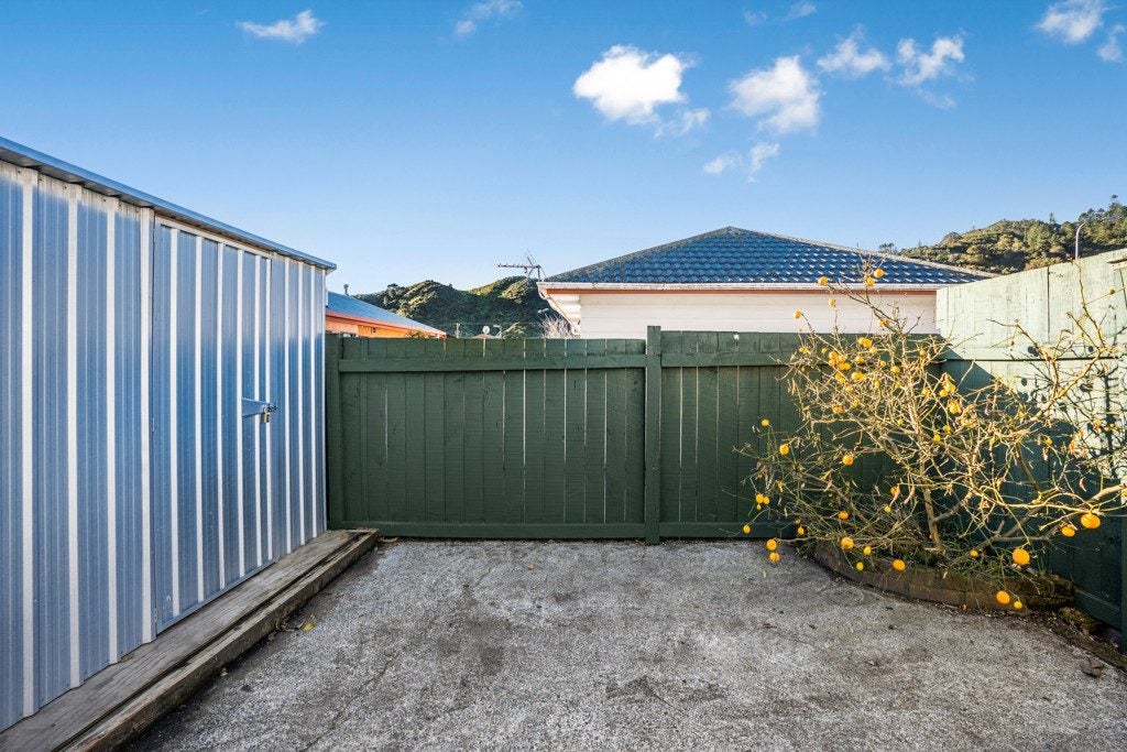 5A Glenbrook Grove, Naenae, Lower Hutt - Carousel 23