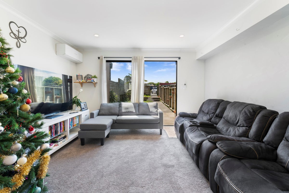 1 Sun Orchid Avenue, Wiri, Auckland - Carousel 2