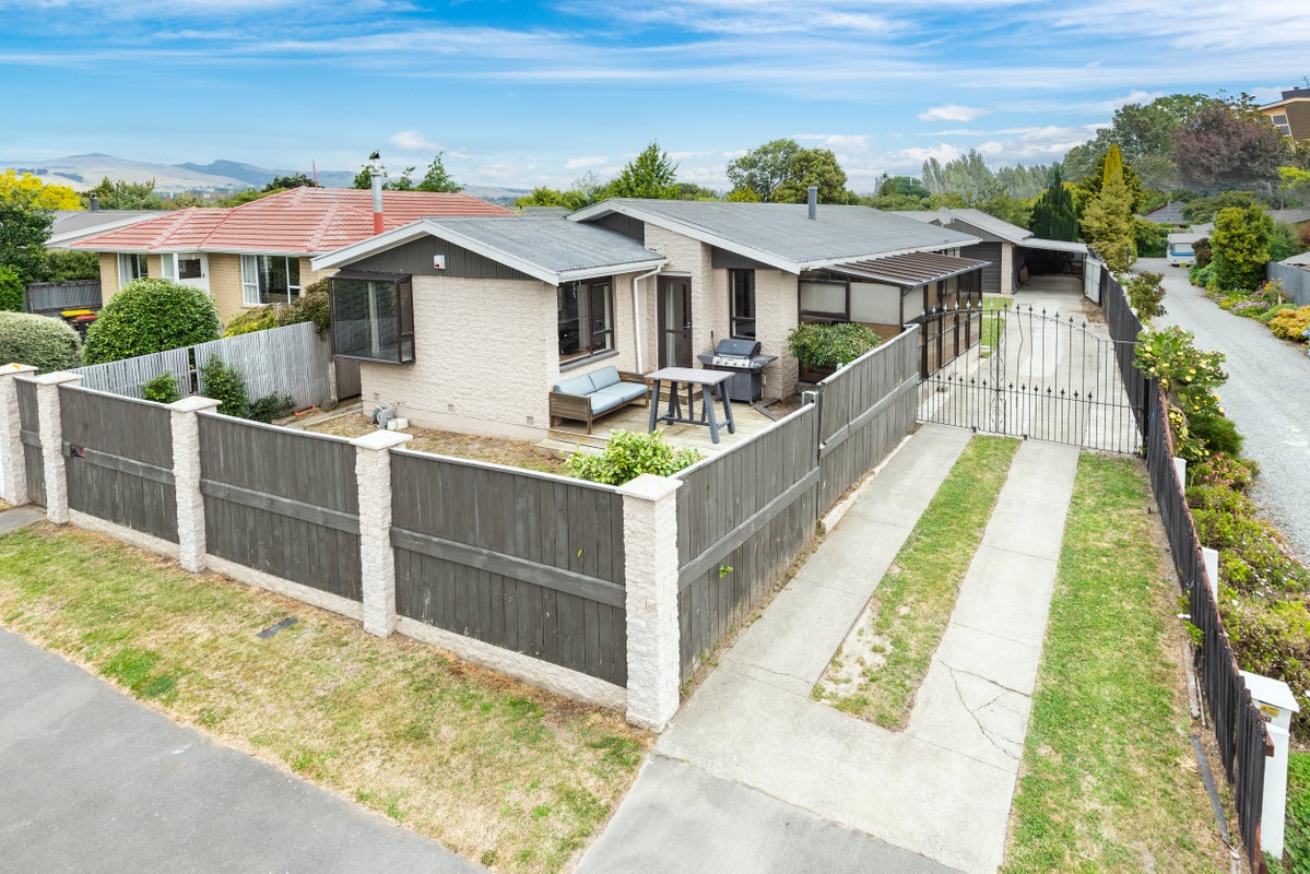 37 Fern Drive, Halswell, Christchurch - Carousel 1