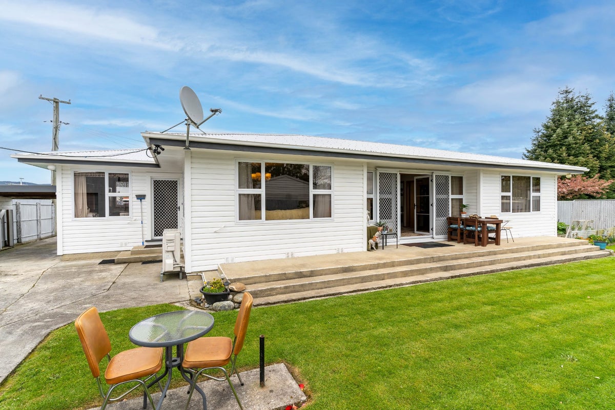 10 Jura Street, Milton - Carousel 2