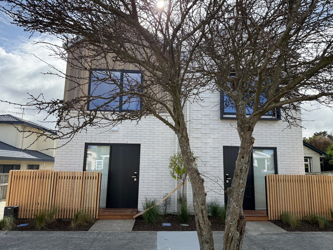 0 , Petone, Lower Hutt - Carousel 21