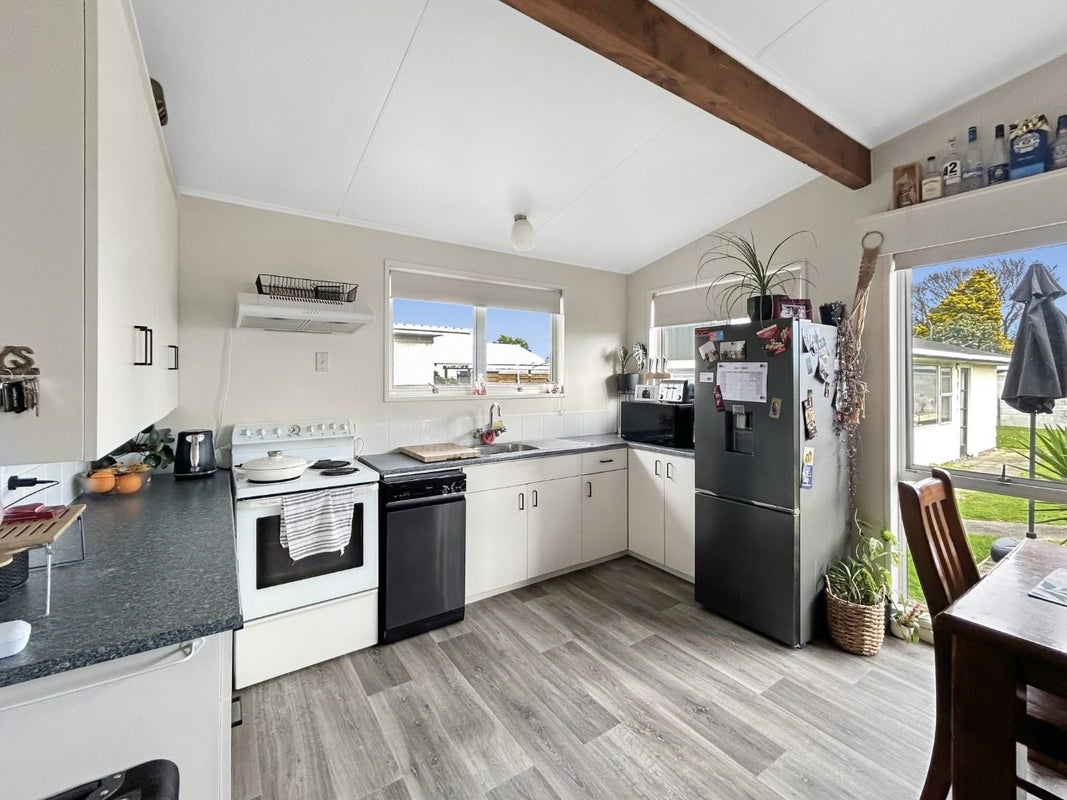 41 Somerset Crescent, Highbury, Palmerston North - Carousel 2