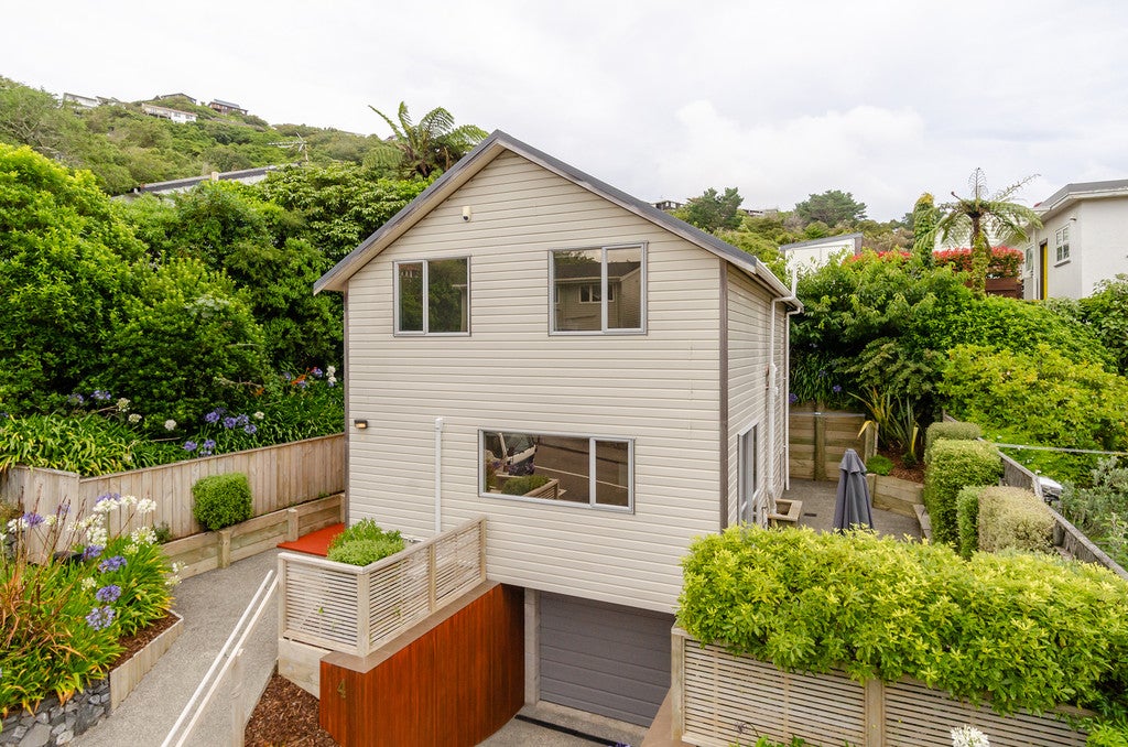 4 Woodhouse Avenue, Karori, Wellington - Carousel 2