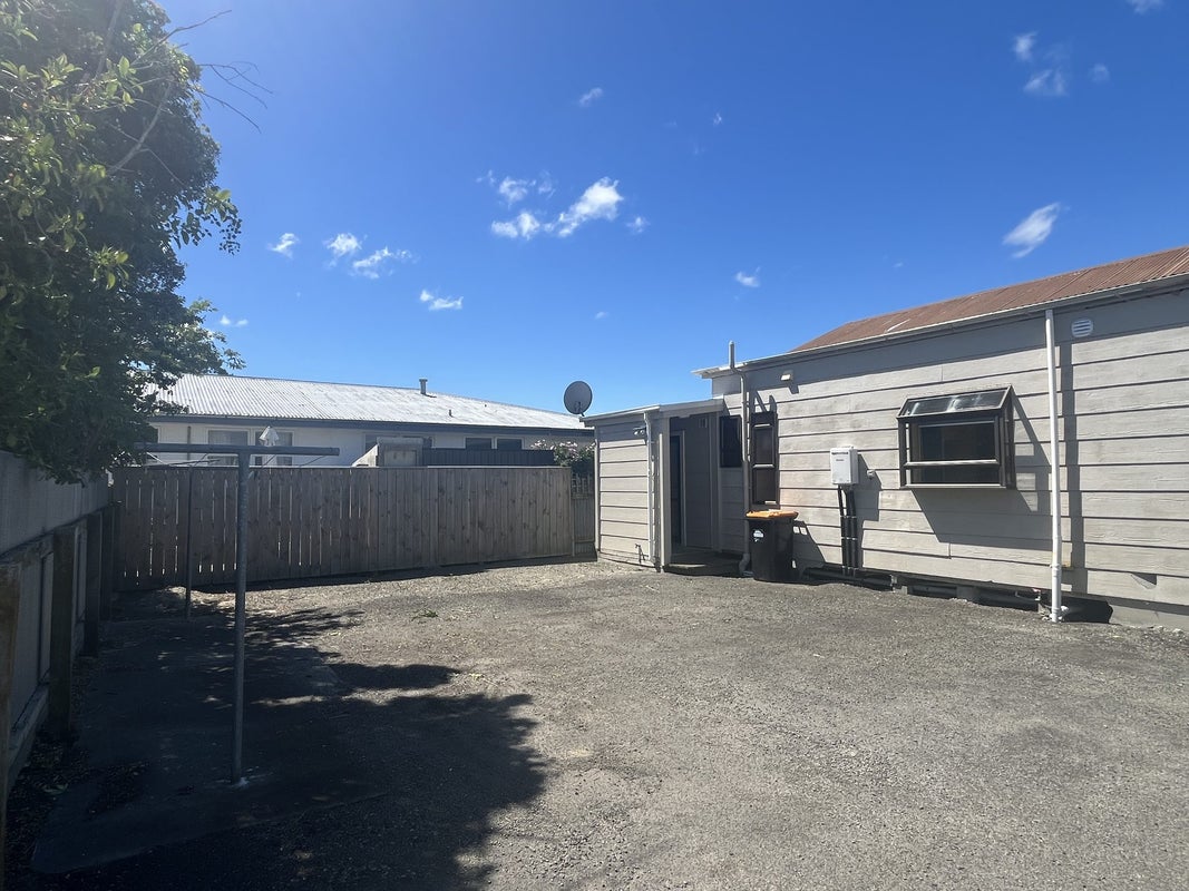 24 Hereford Street, West End, Palmerston North - Carousel 15