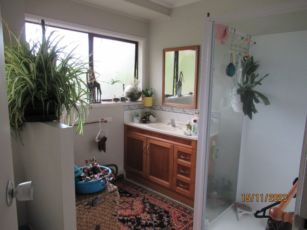 656B Beach Road, Browns Bay, Auckland - Carousel 4