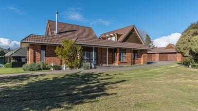 5 Haines Grove, Rainbow Point, Taupo - Carousel 1