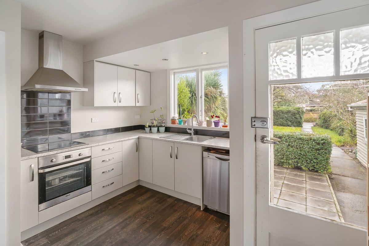 135 Saint Martins Road, Saint Martins, Christchurch - Carousel 1