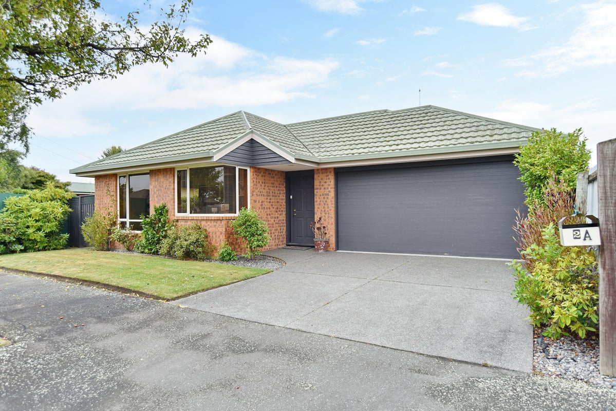 1/2 Rossiter Avenue, Redwood, Christchurch - Carousel 1