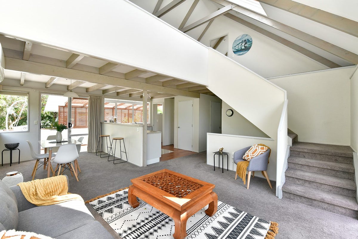 1/555 East Coast Road, Browns Bay, Auckland - Carousel 2