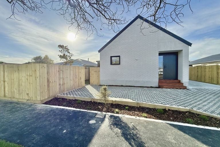 1/18 Meadowville Avenue, Spreydon, Christchurch - Carousel 13
