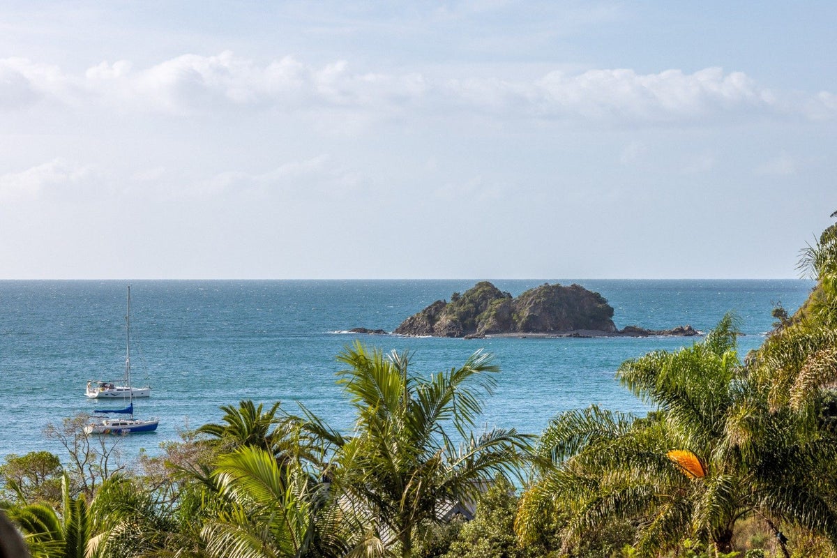9 Tiri View Road, Palm Beach, Waiheke Island - Carousel 1