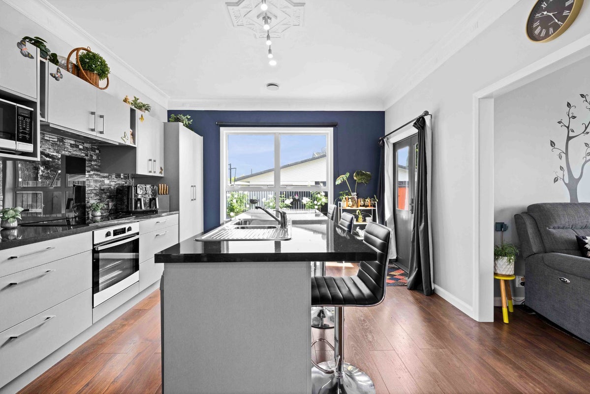 814 St Aubyn Street West, Saint Leonards, Hastings - Carousel 2