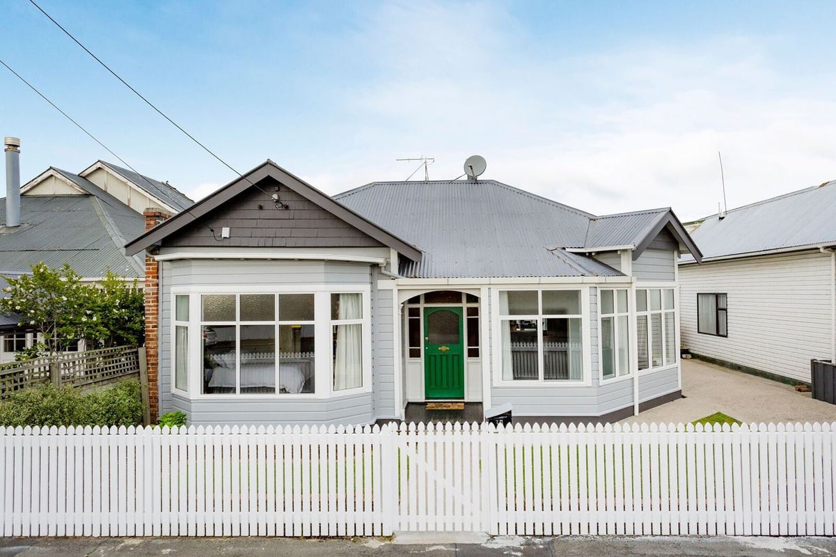 30 Coughtrey Street, Saint Clair, Dunedin - Carousel 1