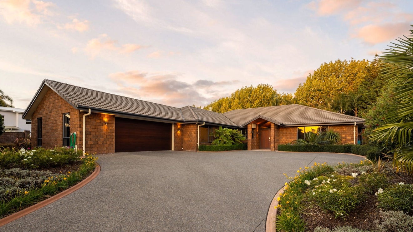20 San Clemento Way, Rototuna, Hamilton - Carousel 1