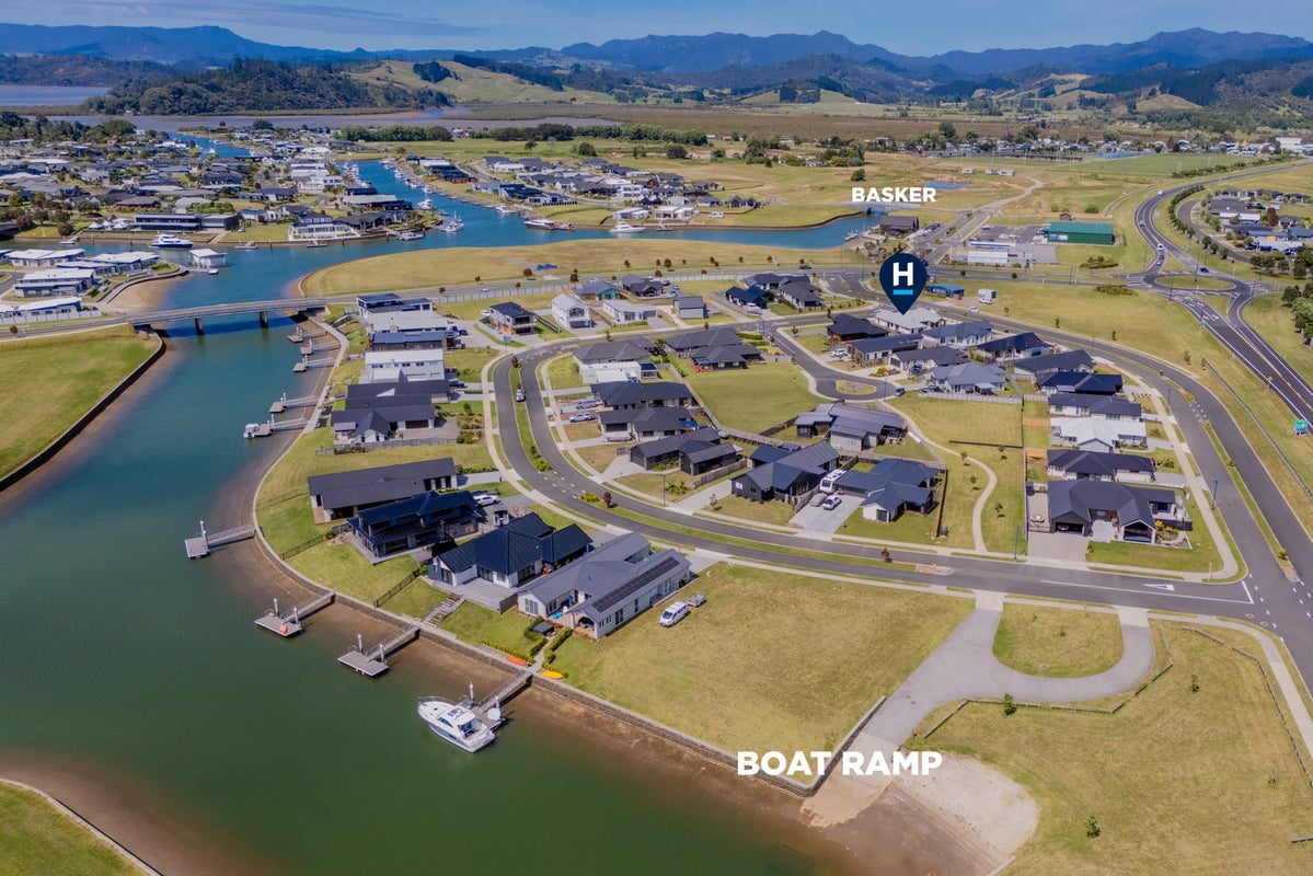 1 Ngaroma Crescent, Whitianga, Thames-Coromandel, Waikato - Carousel 33