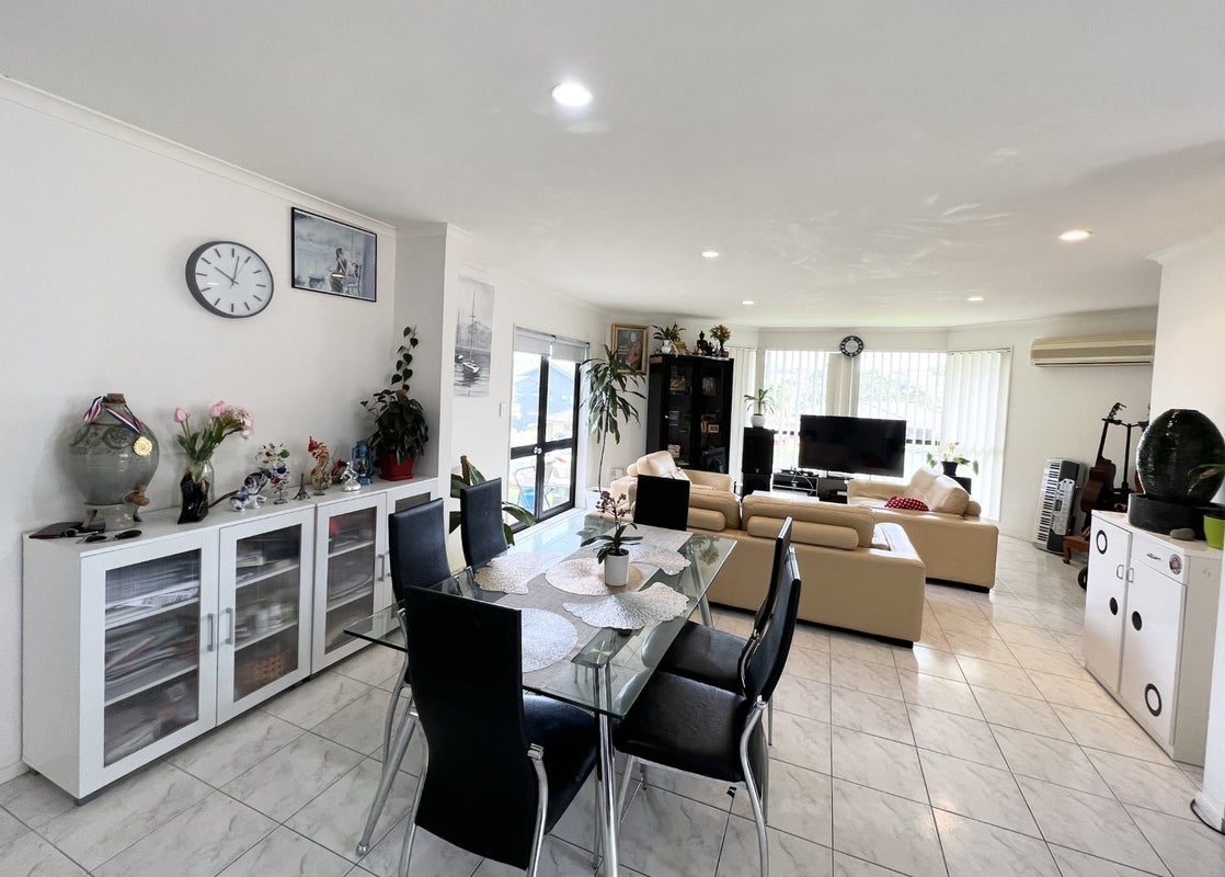 3 Sunvista Avenue, Oteha, Auckland - Carousel 2