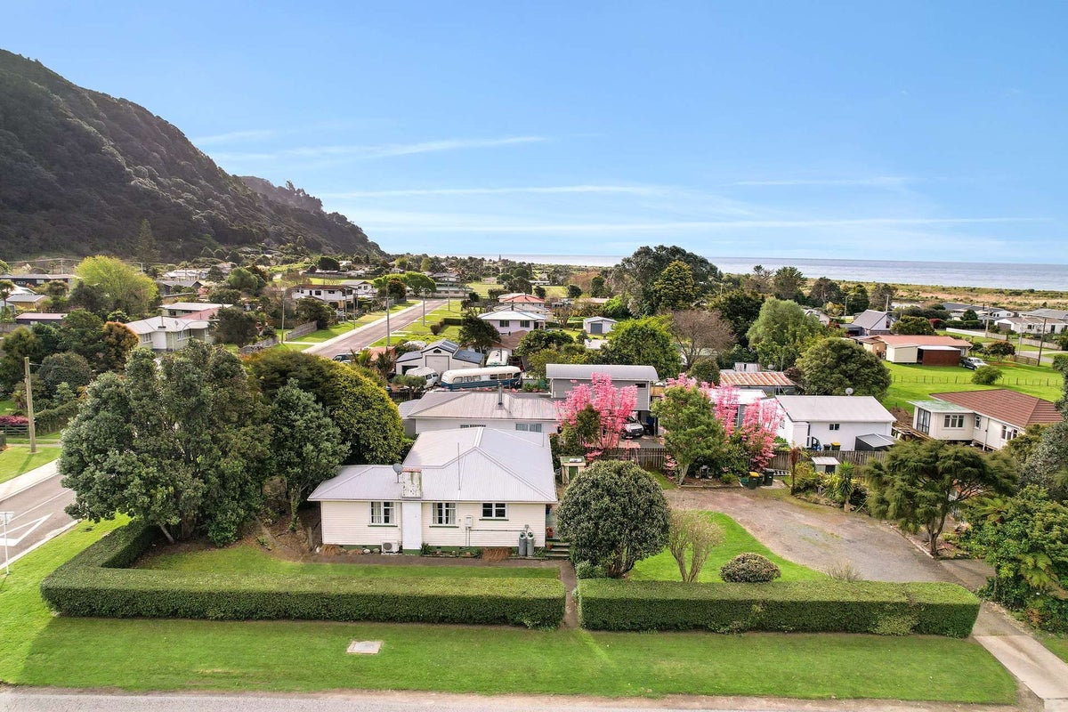 22 Wilson Street, Matata, Whakatane - Carousel 1