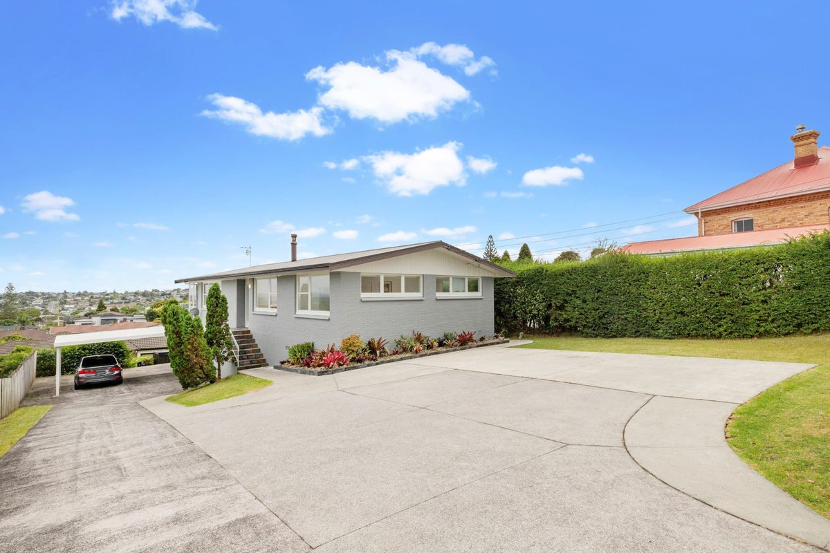 100 Donovan Street, Blockhouse Bay, Auckland - Carousel 2