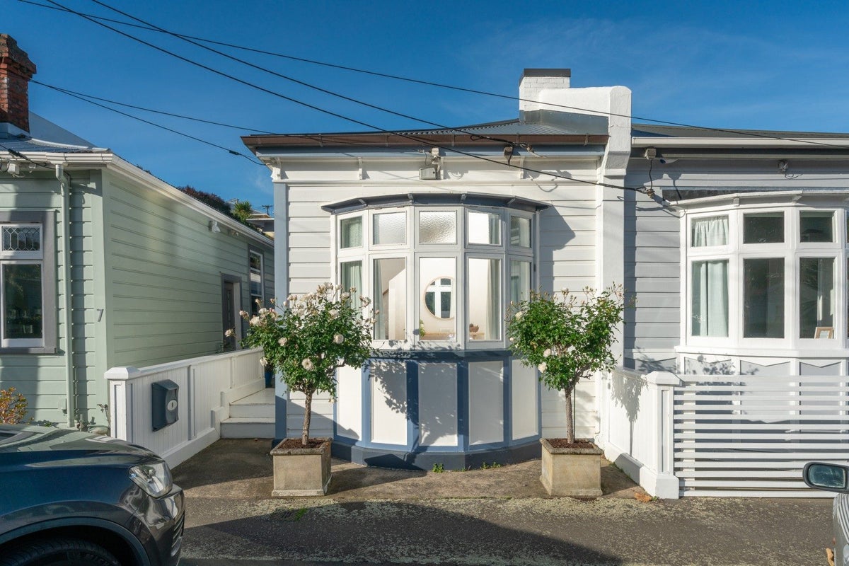 9 Royal Street, Berhampore, Wellington - Carousel 1