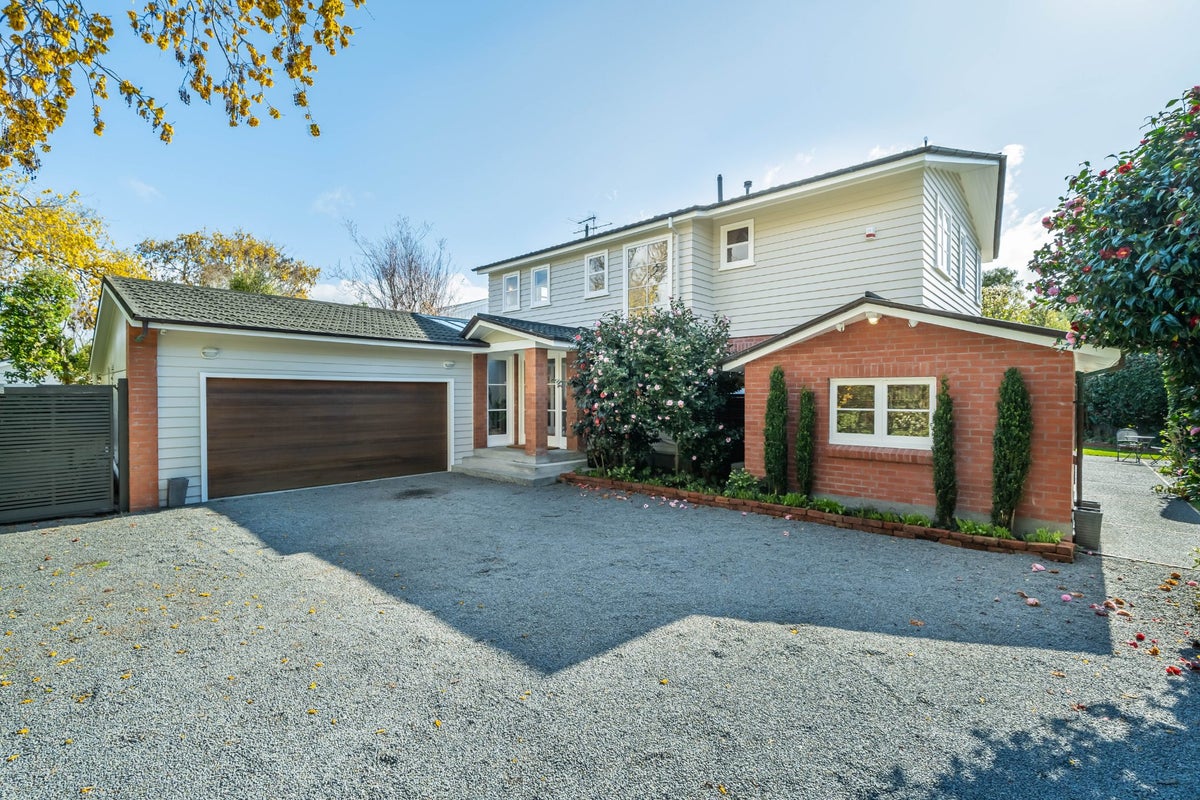 297 Fergusson Drive, Heretaunga, Upper Hutt - Carousel 2