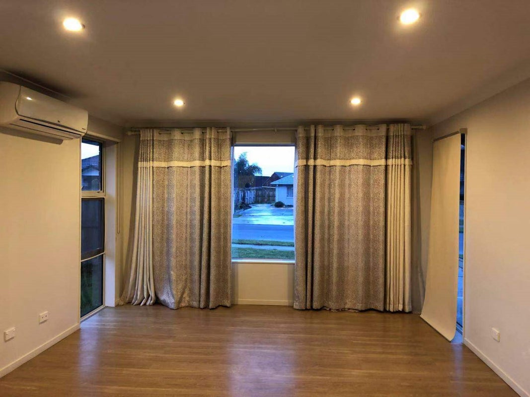 27 Sirius Crescent, Rototuna North, Hamilton - Carousel 2