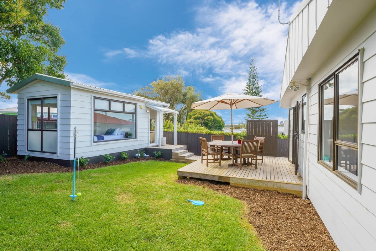 124 Archibald Road, Kelston, Auckland - Carousel 2