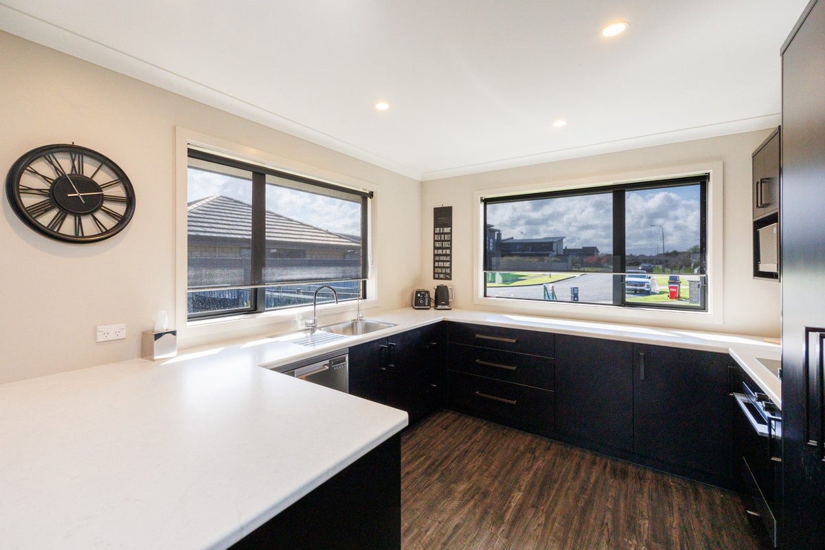 81 Balrickard Way, Milson, Palmerston North - Carousel 2