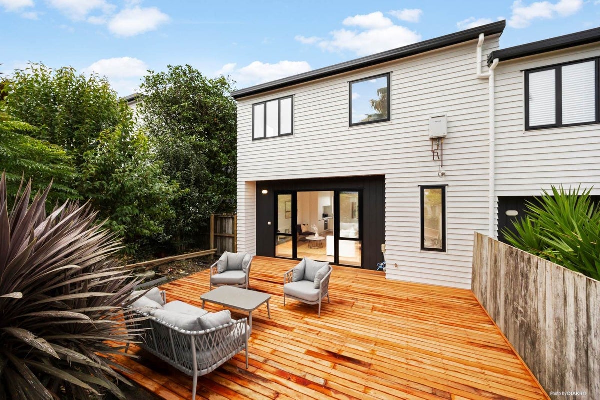 16/69 Target Road, Totara Vale, Auckland - Carousel 2