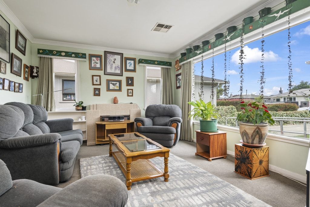 34 Gloucester Street, Takaro, Palmerston North - Carousel 2