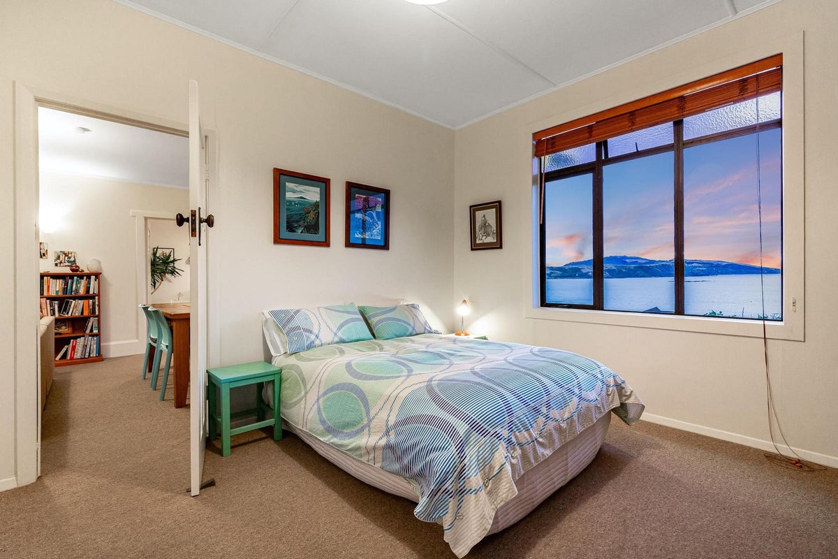 162 Motuhara Road, Plimmerton, Porirua - Carousel 35